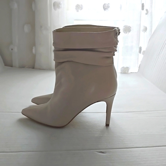 Guess Women's Slouchy Leather Ivory Ankle Boot sz 7 - Picture 1 of 12